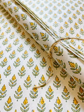 Load image into Gallery viewer, Fancy Gift Wrap