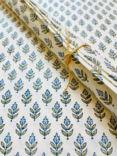 Load image into Gallery viewer, Fancy Gift Wrap