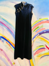 Load image into Gallery viewer, Vintage Clothing