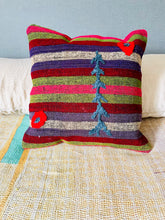 Load image into Gallery viewer, Handmade Pillows 18x18
