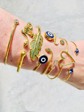 Load image into Gallery viewer, Shiny 24k Gold Bracelets
