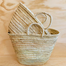 Load image into Gallery viewer, Woven Straw Market Totes

